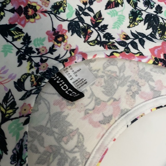 Floral H&M dress - Picture 3 of 3